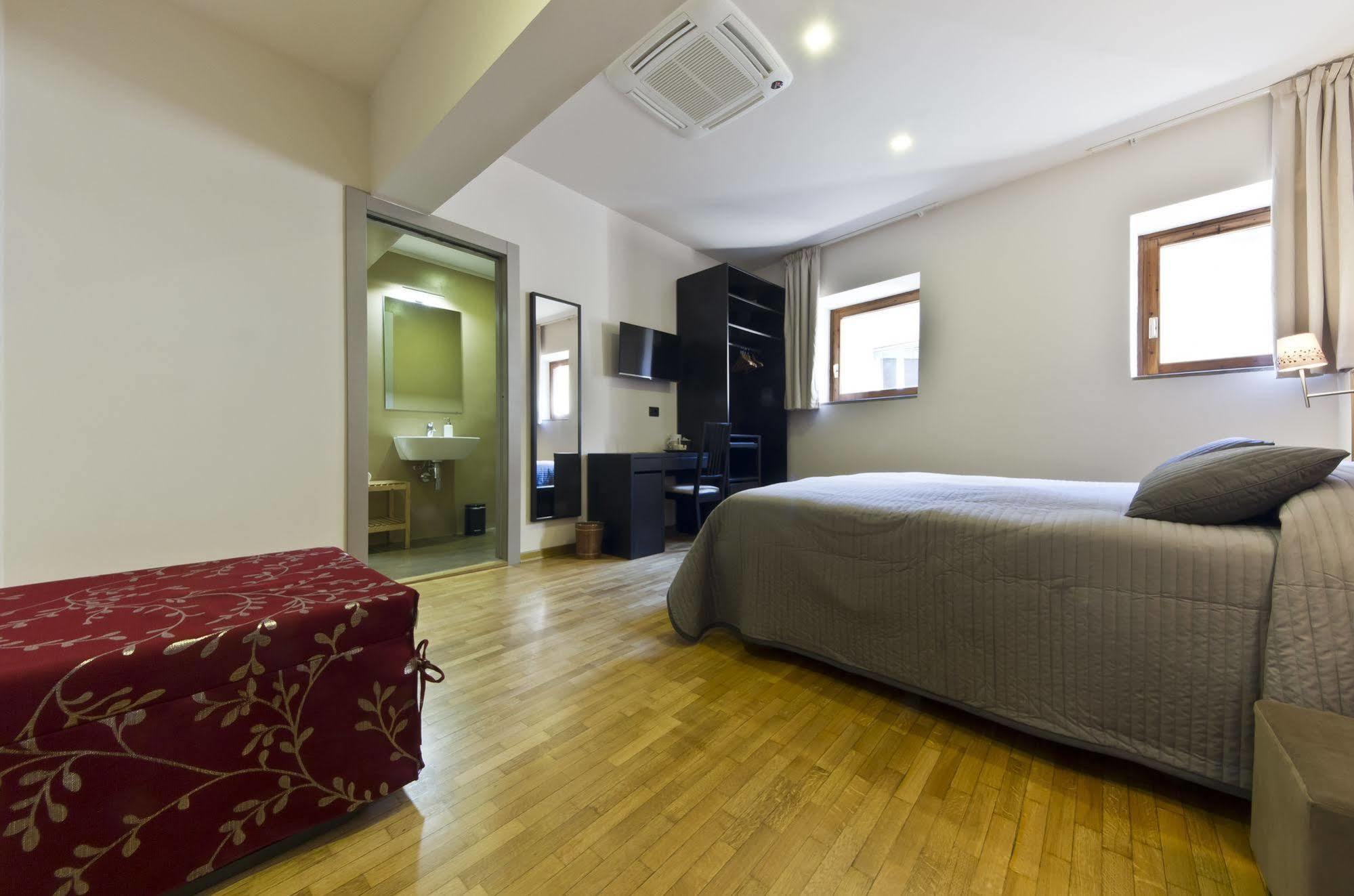 Gallery - Only Bed and breakfast 3*
